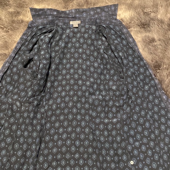 Silk Shirt - Picture 2 of 6